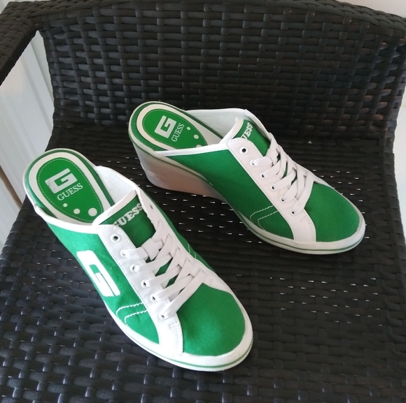 guess green shoes